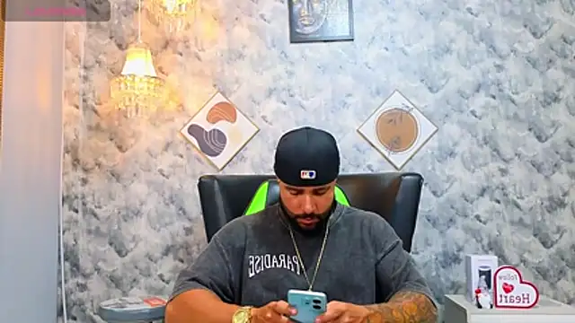 Snapshot of Apolo_rousse1 chatting on February 26, 9:47 pm Apolo rousse1 online show from February 26, 9:47 pm