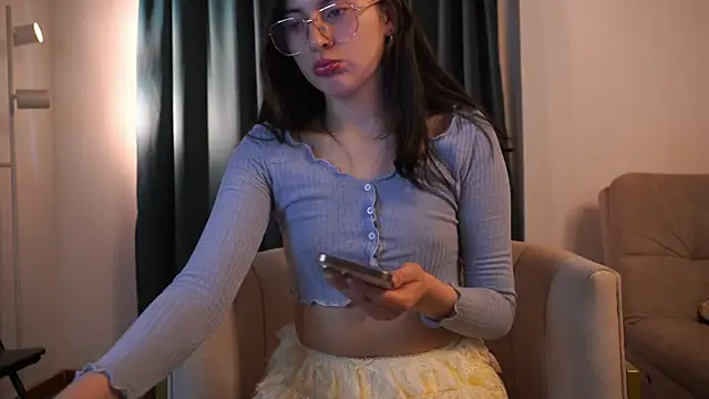 Auralea online show from March 21, 4:39 am