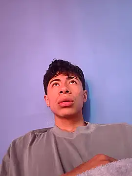 Snapshot of Rolito69 chatting on November 2, 6:54 pm Rolito69 online show from November 2, 6:54 pm