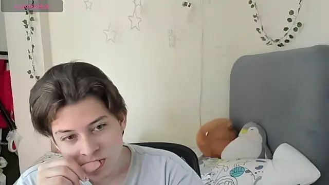 Snapshot of Felix_art chatting on October 2, 7:10 pm Felix art online show from October 2, 7:10 pm
