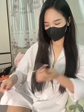 Snapshot of Dior_baby chatting on October 2, 6:42 am Dior baby online show from October 2, 6:42 am