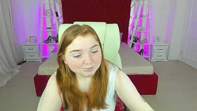 Snapshot of KattyRose8 chatting on May 19, 1:56 am KattyRose8 online show from May 19, 1:56 am