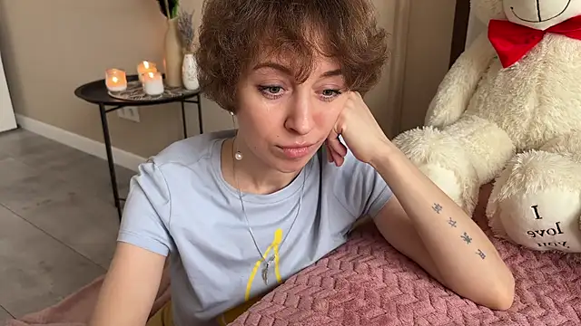 daniellia  online show from November 9, 9:18 am