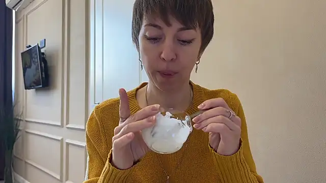 daniellia  online show from January 19, 8:40 am