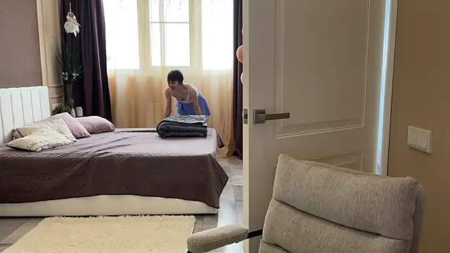 daniellia  online show from March 16, 10:41 am