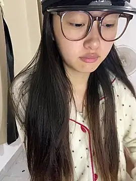 Snapshot of MengMeng0515 chatting on June 24, 1:32 pm MengMeng0515 online show from June 24, 1:32 pm