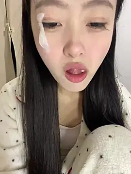 Snapshot of MengMeng0515 chatting on July 17, 1:07 pm MengMeng0515 online show from July 17, 1:07 pm