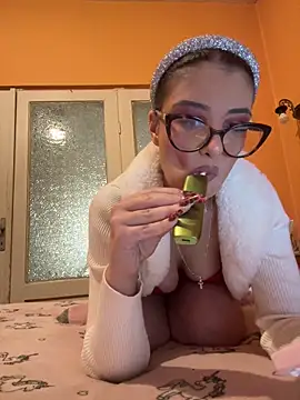 Larra69 online show from February 11, 6:35 pm