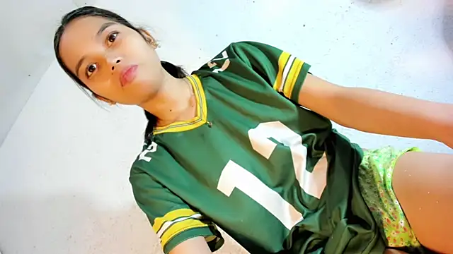 CUTIE GIRLSX online show from June 16, 1:25 pm