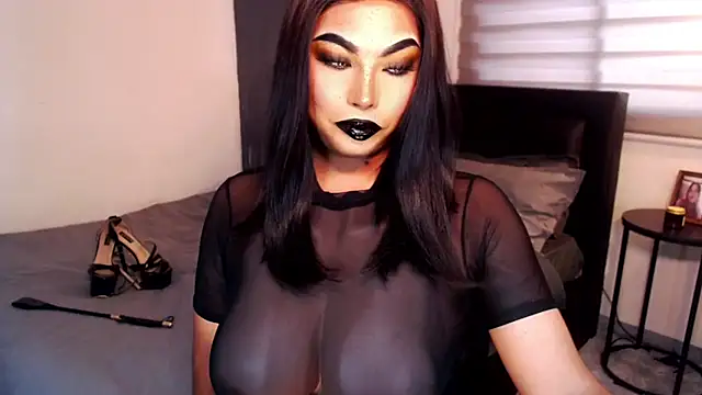 xTrixieMae online show from April 23, 3:08 am