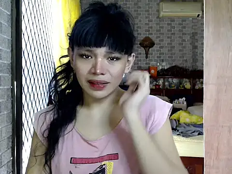Snapshot of kylinexx chatting on May 4, 1:12 am kylinexx online show from May 4, 1:12 am