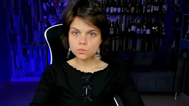 EllieMurler online show from September 19, 9:00 am