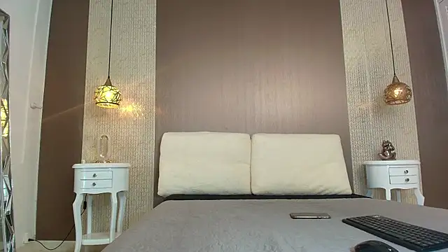 Tiifany Baker online show from October 28, 7:49 pm