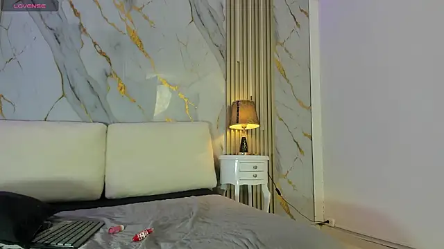 Tiifany Baker online show from March 12, 7:42 pm