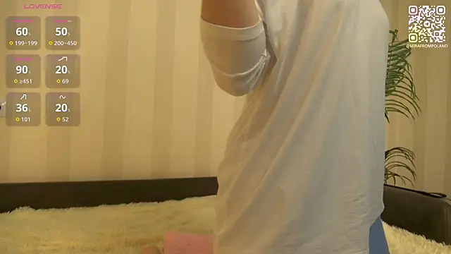Snapshot of whitesuccubus chatting on October 1, 7:58 am whitesuccubus online show from October 1, 7:58 am