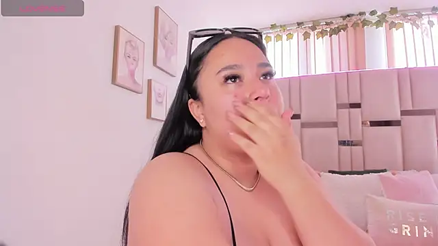 Zoey thompson online show from December 2, 7:53 pm