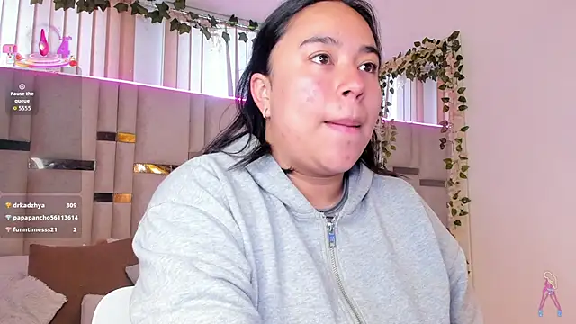 Zoey thompson online show from February 16, 8:49 pm