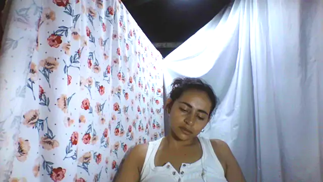 Snapshot of Anabelhotxx16 chatting on September 28, 2:17 am Anabelhotxx16 online show from September 28, 2:17 am