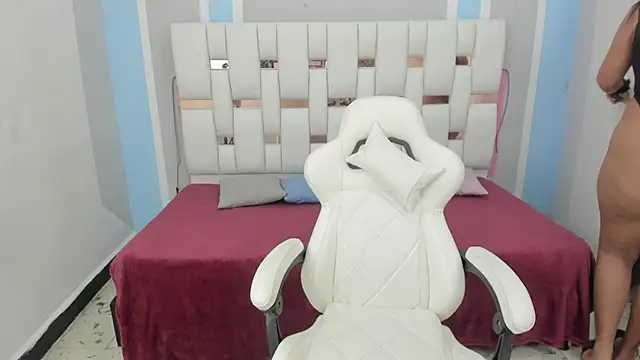 marsmith1 online show from September 25, 3:43 am