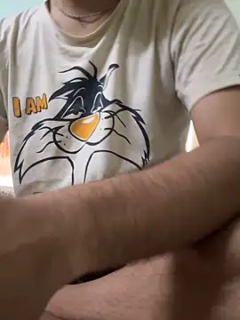 Snapshot of moonworshiper chatting on May 16, 5:15 am moonworshiper online show from May 16, 5:15 am
