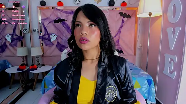 anyjones  online show from October 30, 7:10 am