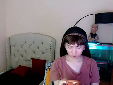 ShantalFoxxy  online show from April 6, 5:30 am