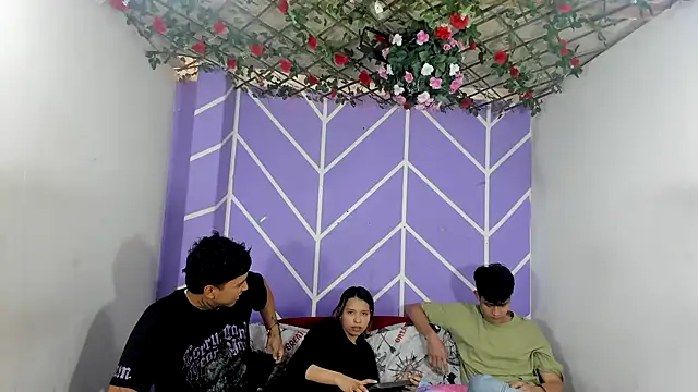 Snapshot of lau_and_boys18 chatting on October 20, 1:11 pm lau and boys18 online show from October 20, 1:11 pm