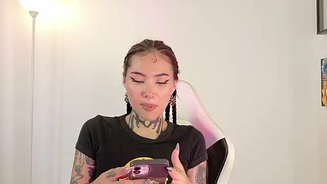 sara queen10 online show from April 14, 2:01 pm