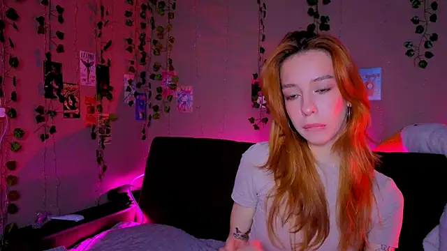 Snapshot of Lori_Williams chatting on February 18, 2:18 am Lori Williams online show from February 18, 2:18 am