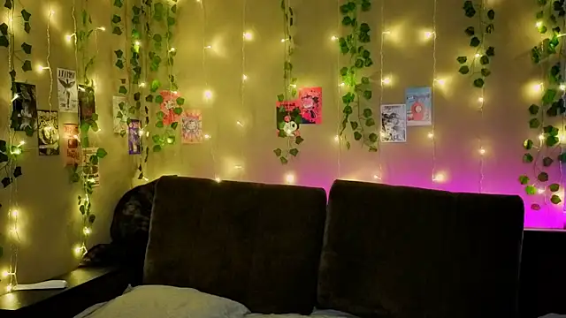 Snapshot of Lori_Williams chatting on February 19, 2:18 am Lori Williams online show from February 19, 2:18 am