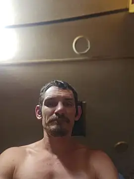 Snapshot of mike42088 chatting on July 11, 2:47 am mike42088 online show from July 11, 2:47 am