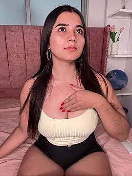 salomecute21 online show from February 15, 11:30 am