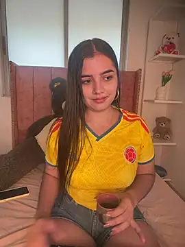 salomecute21 online show from July 3, 11:38 am