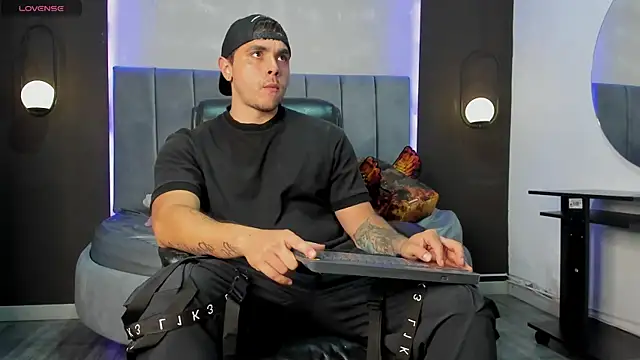 Snapshot of Liam_walk_ chatting on September 12, 8:09 pm Liam walk online show from September 12, 8:09 pm