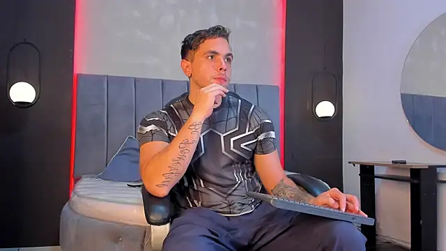 Liam walk  online show from April 15, 12:23 pm