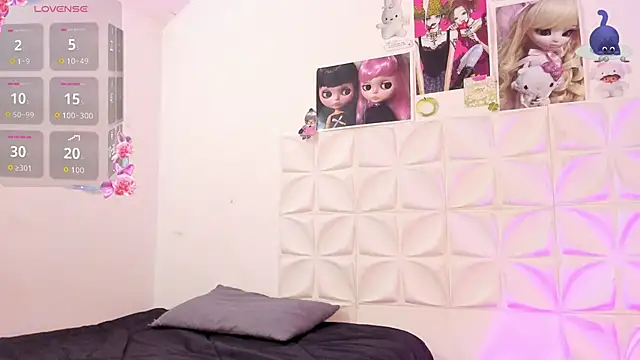 JuliethMoss online show from October 6, 8:28 pm