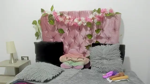 ivy moon05 online show from January 17, 4:43 pm