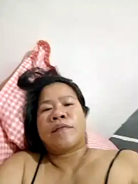 Snapshot of AsianbouncieGIRL chatting on May 4, 12:28 am AsianbouncieGIRL online show from May 4, 12:28 am