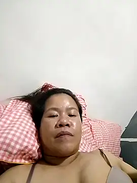 Snapshot of AsianbouncieGIRL chatting on May 27, 6:43 am AsianbouncieGIRL online show from May 27, 6:43 am