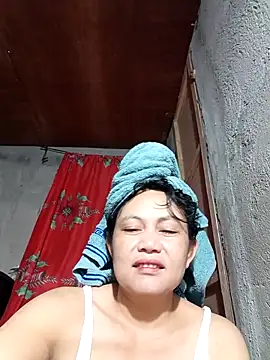 Everleigh mom online show from September 20, 4:13 am