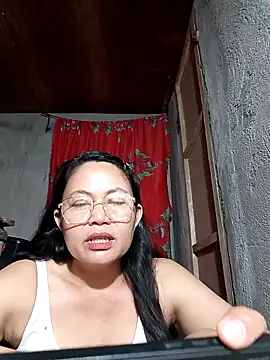 Everleigh mom online show from November 18, 7:57 am