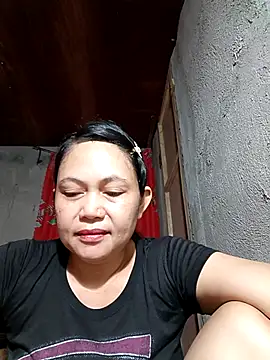 Everleigh mom online show from December 17, 10:05 pm