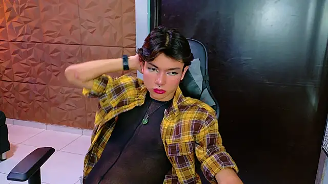 Snapshot of alandelrey57 chatting on September 24, 4:05 am alandelrey57 online show from September 24, 4:05 am