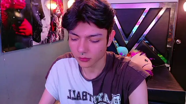 Snapshot of alandelrey57 chatting on January 11, 5:34 am alandelrey57 online show from January 11, 5:34 am