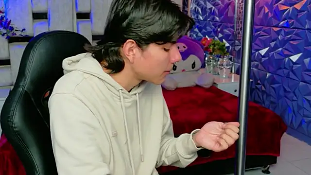 alandelrey57 online show from March 4, 1:28 pm