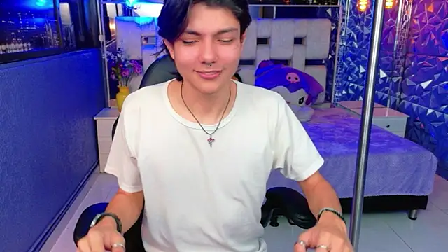 alandelrey57 online show from April 24, 4:04 am