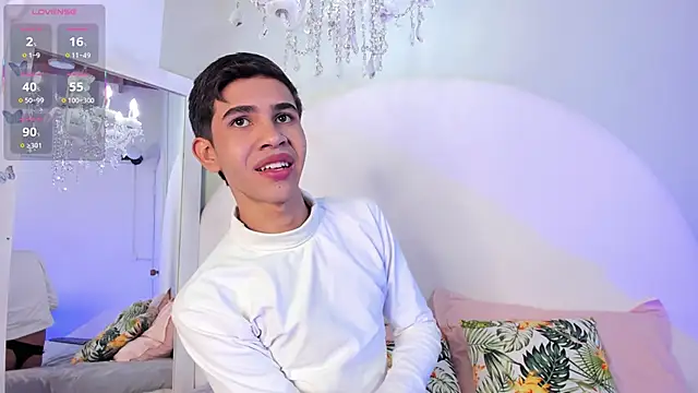 JoshuaSanzz online show from November 1, 3:41 am