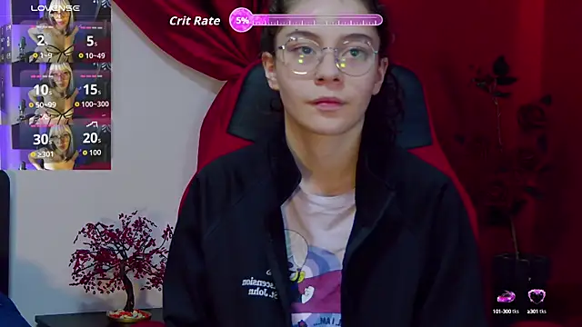 Snapshot of RavennMoonn chatting on October 5, 1:31 pm RavennMoonn online show from October 5, 1:31 pm
