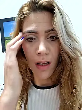 Elianasuarezz online show from January 17, 12:21 pm