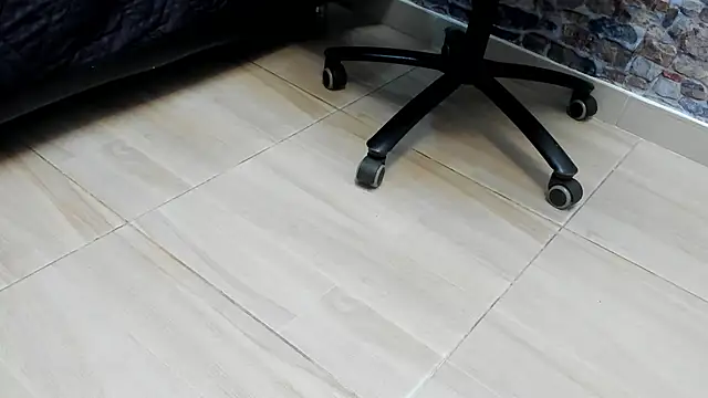 ALYANNA HOT  online show from December 4, 11:41 am